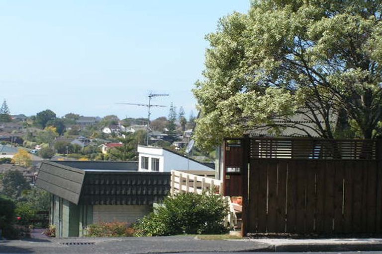 Photo of property in 2/125 Forrest Hill Road, Forrest Hill, Auckland, 0620