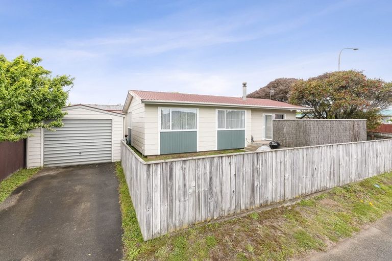Photo of property in 57 Mazengarb Road, Paraparaumu Beach, Paraparaumu, 5032