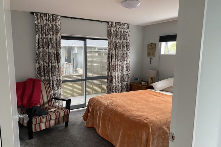 Photo of property in 8 Hadfield Place, Paraparaumu Beach, Paraparaumu, 5032