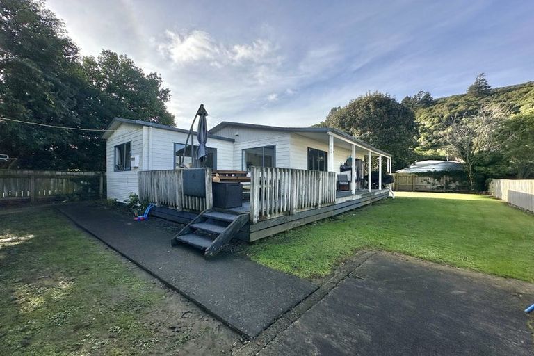 Photo of property in 15a Black Beech Street, Birchville, Upper Hutt, 5018