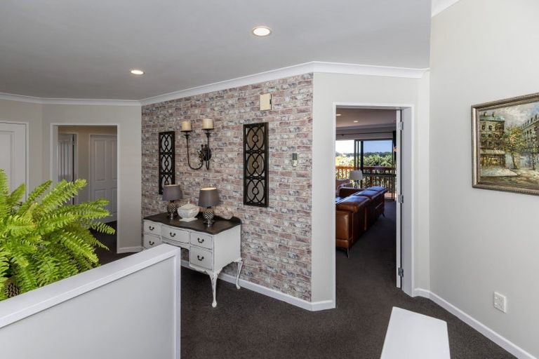 Photo of property in 56 Kakariki Grove, Waikanae, 5036