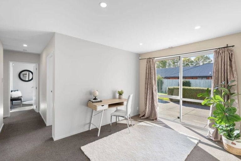 Photo of property in 21 Marlowe Place, Rolleston, 7614