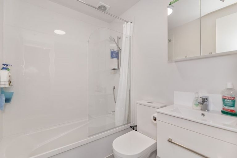 Photo of property in Vedado Apartments, 407/41u Hopper Street, Mount Cook, Wellington, 6011