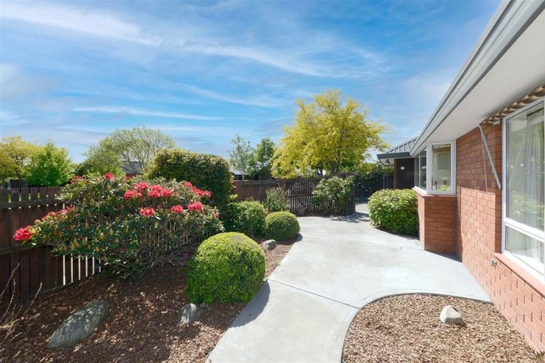 Photo of property in 64 Apsley Drive, Avonhead, Christchurch, 8042