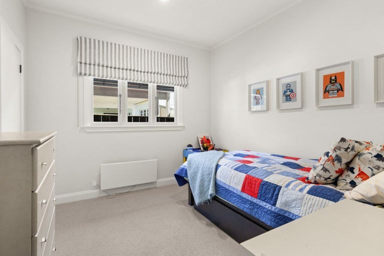 Photo of property in 15 Gillean Street, Havelock North, 4130