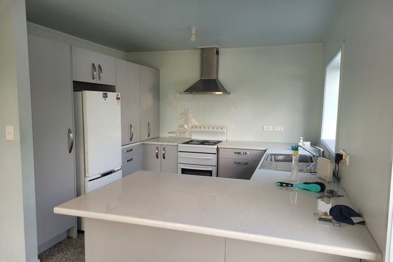 Photo of property in 5 Rickards Place, New Lynn, Auckland, 0600