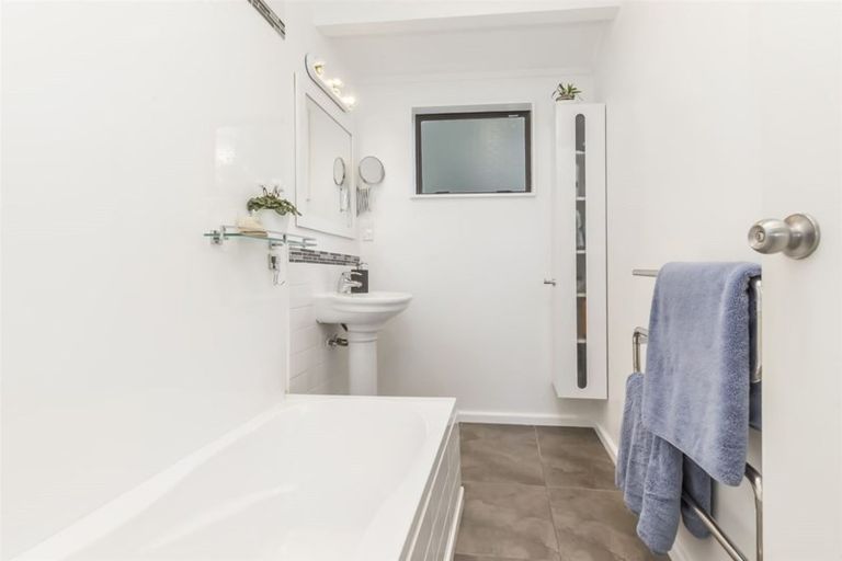 Photo of property in 22 Shackle Lane, Whitby, Porirua, 5024