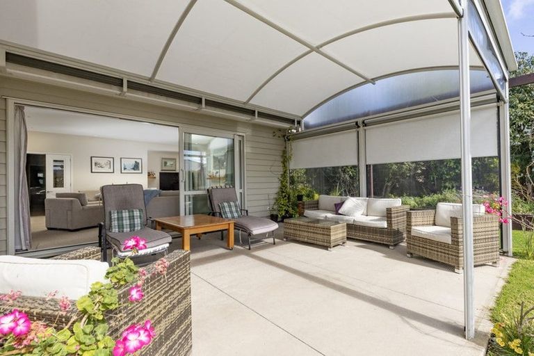 Photo of property in 64 Pohutukawa Parade, Riverhead, 0820