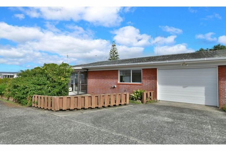 Photo of property in 1/105 Florence Avenue, Orewa, 0931