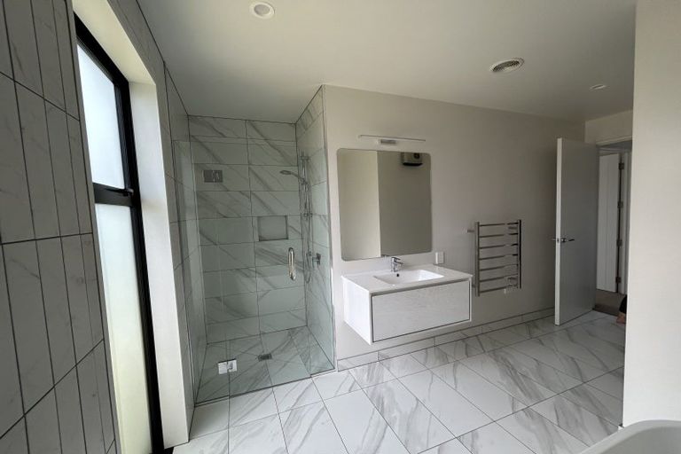 Photo of property in 5 Mcdonald Street, Wanaka, 9305