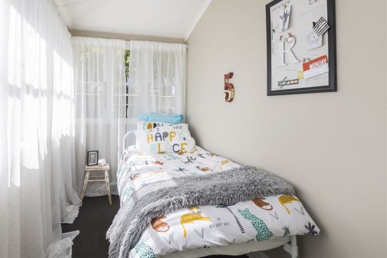 Photo of property in 3 Argyle Avenue, Takaro, Palmerston North, 4410