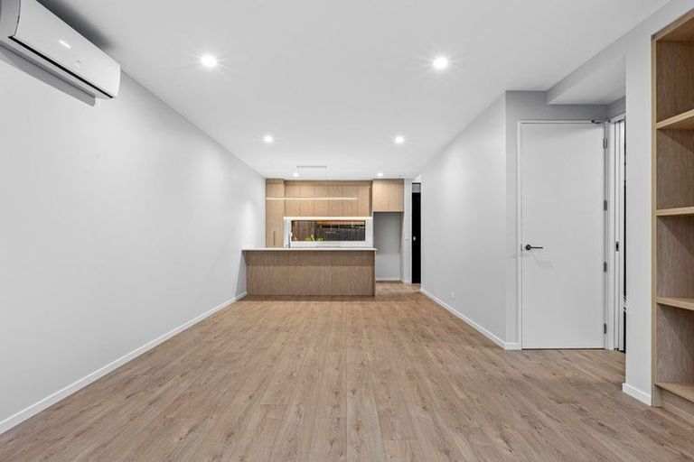 Photo of property in 2/76 Caledonian Road, St Albans, 8014