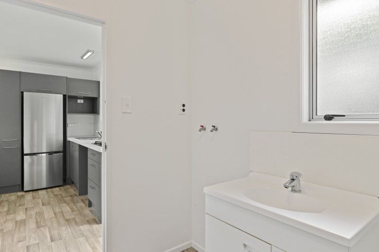 Photo of property in 8a Waterloo Place, Westown, New Plymouth, 4310