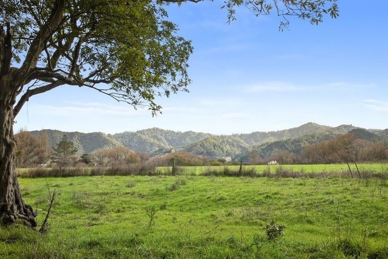 Photo of property in 1/69 Mckenzie Road, Mangere Bridge, Auckland, 2022