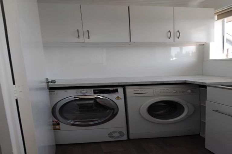 Photo of property in 70a Featherston Street, Takaro, Palmerston North, 4412