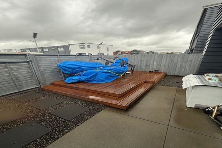Photo of property in 43 Harewood Street, Whenuapai, Auckland, 0618