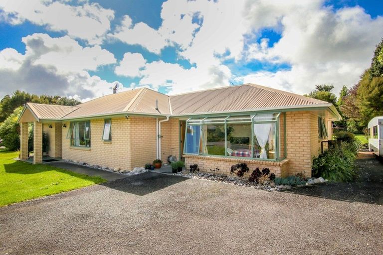 Photo of property in 37 Kew Road, Westport, 7825