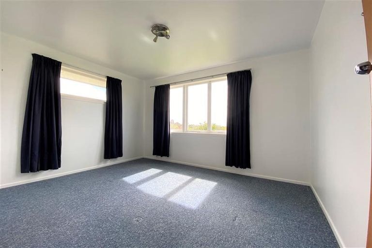 Photo of property in 165 Waimumu Road, Massey, Auckland, 0614