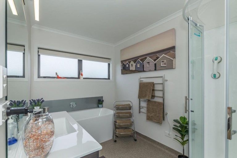 Photo of property in 126 Gladstone Road, Levin, 5571