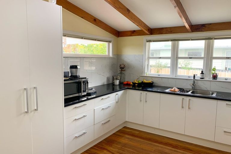 Photo of property in 108 Rathgar Road, Henderson, Auckland, 0610