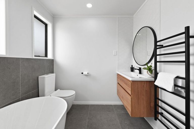 Photo of property in 6 Hamblyn Place, Ranui, Auckland, 0612