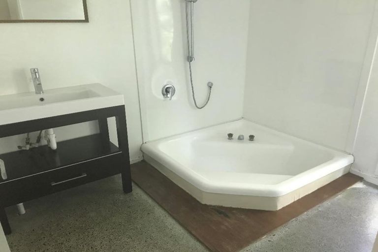 Photo of property in 61 Kotare Street, Waikanae, 5036