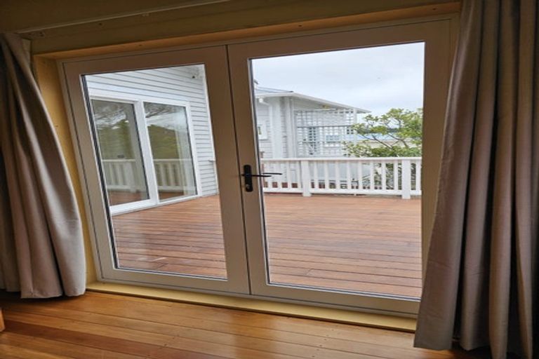 Photo of property in 83 Eden Street, Island Bay, Wellington, 6023
