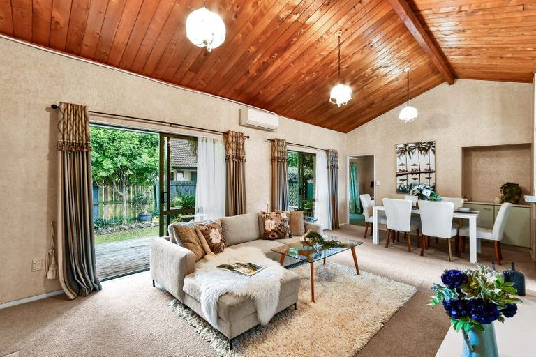 Photo of property in 2/16 Airfield Road, Takanini, 2112