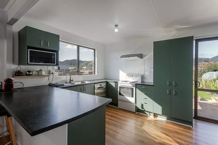 Photo of property in 34 Makarini Street, Paraparaumu, 5032