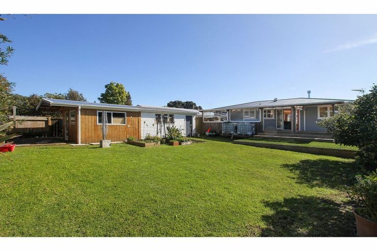 Photo of property in 20 Melba Street, Beach Haven, Auckland, 0626
