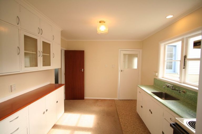Photo of property in 49 Lyndfield Lane, Newlands, Wellington, 6037