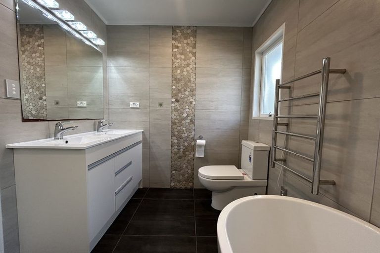 Photo of property in 38 Meadowvale Avenue, Forrest Hill, Auckland, 0620