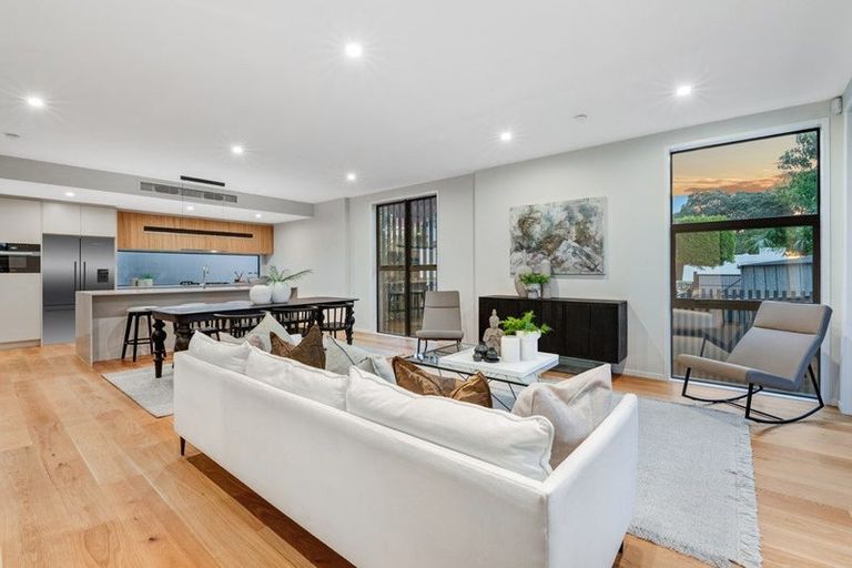 Photo of property in 16b Killarney Street, Takapuna, 0622