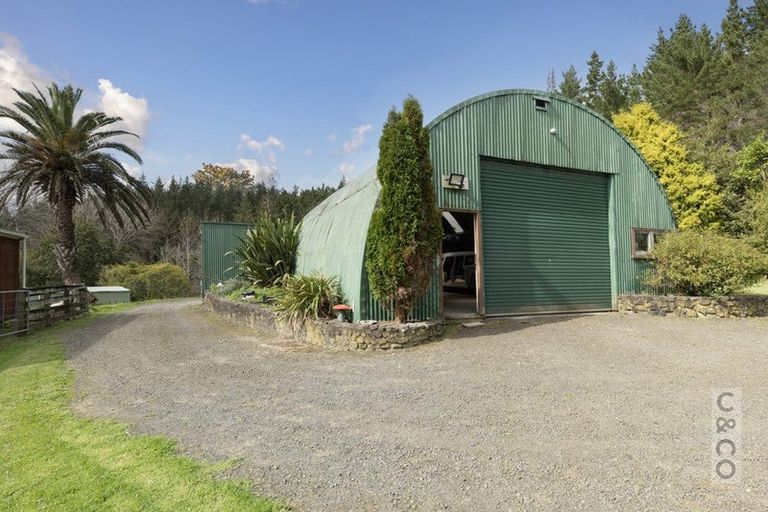 Photo of property in 293 Ararimu Valley Road, Helensville, Waimauku, 0882
