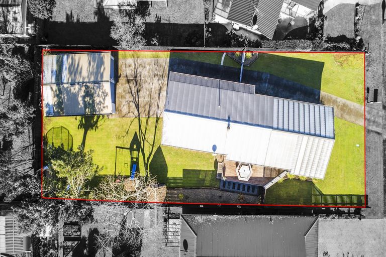 Photo of property in 11 Coolen Place, Tuakau, 2121