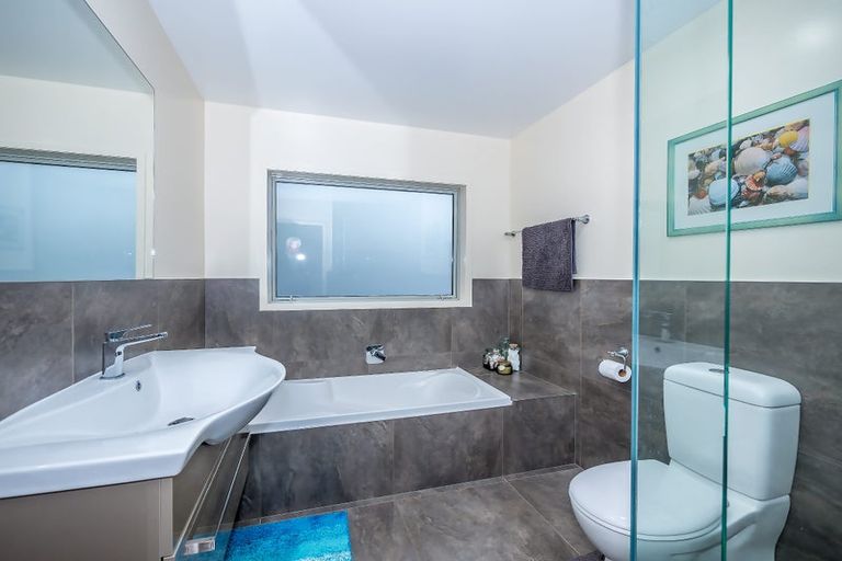 Photo of property in 32 Totara Heights Way, Paihia, 0200
