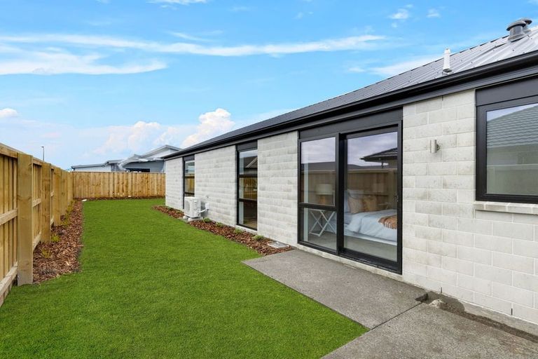 Photo of property in 17 Herridge Street, Woodend, 7691