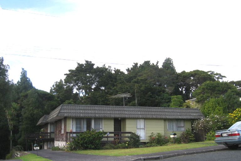 Photo of property in 2/37 Moore Street, Hillcrest, Auckland, 0627