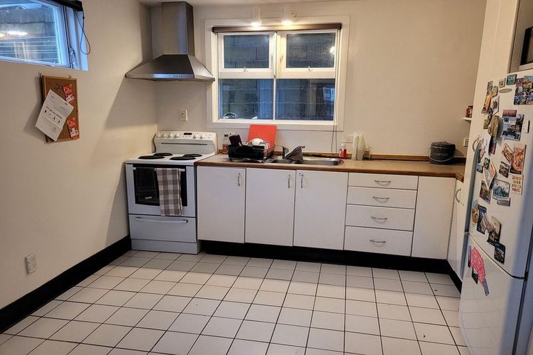 Photo of property in Parkland Flats, 18/51u Adams Terrace, Kelburn, Wellington, 6021