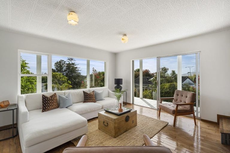 Photo of property in 85 Glamorgan Drive, Torbay, Auckland, 0630