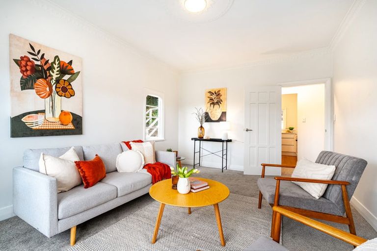 Photo of property in 1/71 Garden Road, Northland, Wellington, 6012