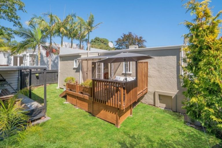 Photo of property in 24 Gardner Avenue, New Lynn, Auckland, 0600