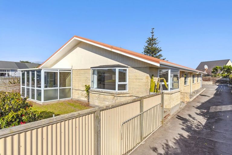 Photo of property in 5 Karaka Street, Otaki Beach, Otaki, 5512