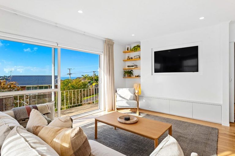 Photo of property in 2/2 Seaview Road, Milford, Auckland, 0620
