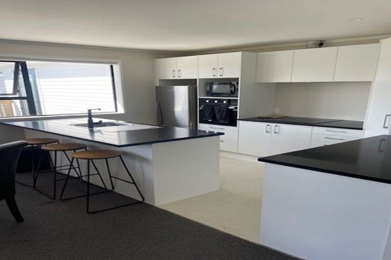 Photo of property in 26 Ranui Avenue, Ranui, Auckland, 0612