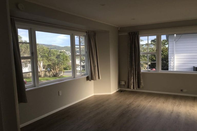 Photo of property in 66 Stewart Drive, Newlands, Wellington, 6037