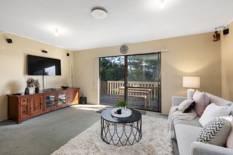 Photo of property in 6 Japonica Crescent, Ranui, Porirua, 5024