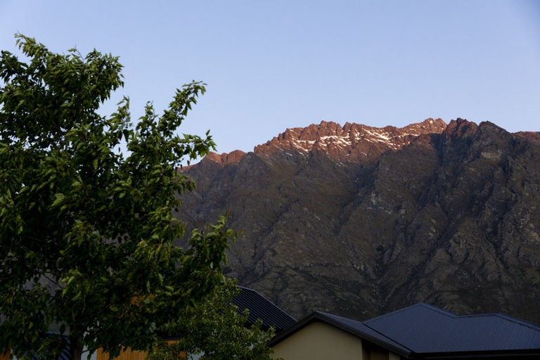 Photo of property in 48 Corriedale Road, Jacks Point, 9371