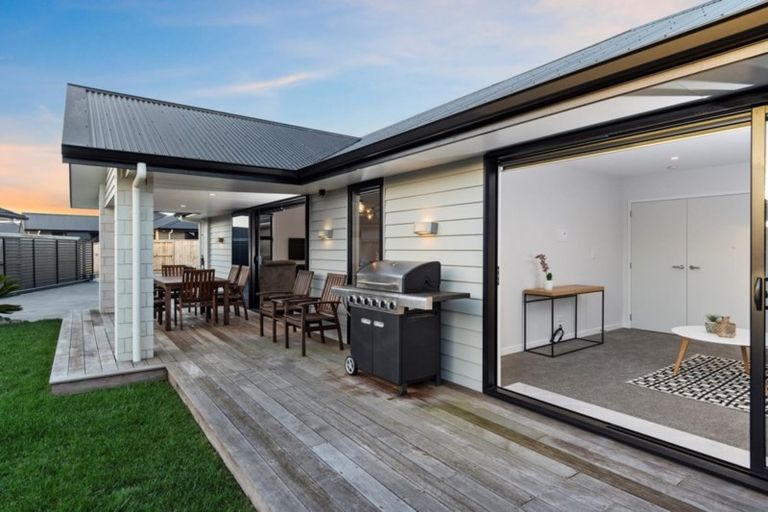 Photo of property in 53 Kahuparere Crescent, Pyes Pa, Tauranga, 3112