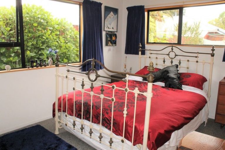 Photo of property in 11 Queen Street, Westport, 7825